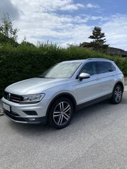 VOLKSWAGEN 
                TIGUAN Thumbnail 1